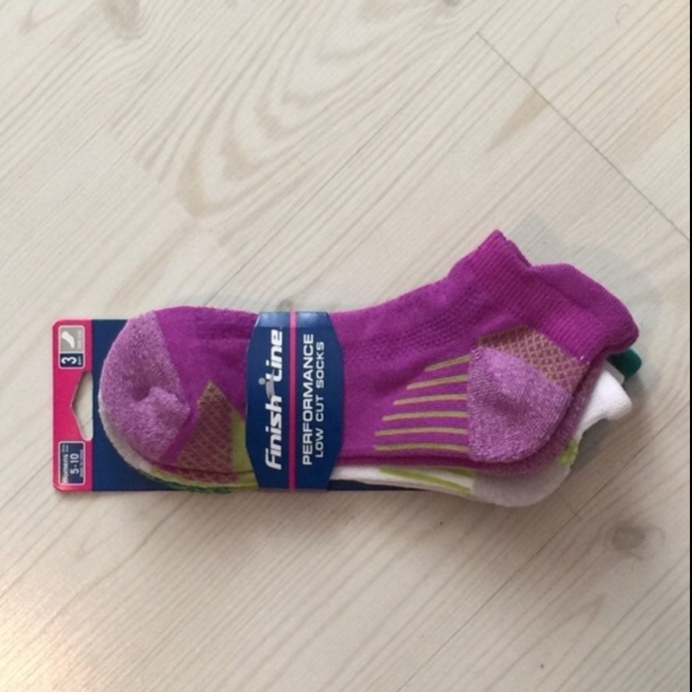New Finish Line Women’s Performance Socks - 3 Pairs